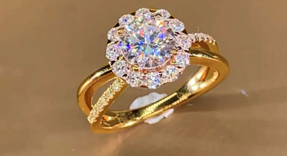 Gorgeous 925 Silver 18K Gold Plated Ring Sz 8