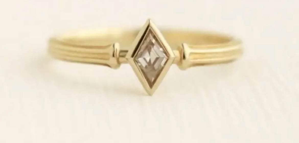 Gorgeous 925 Silver 18K Gold Plated Ring Sz 7