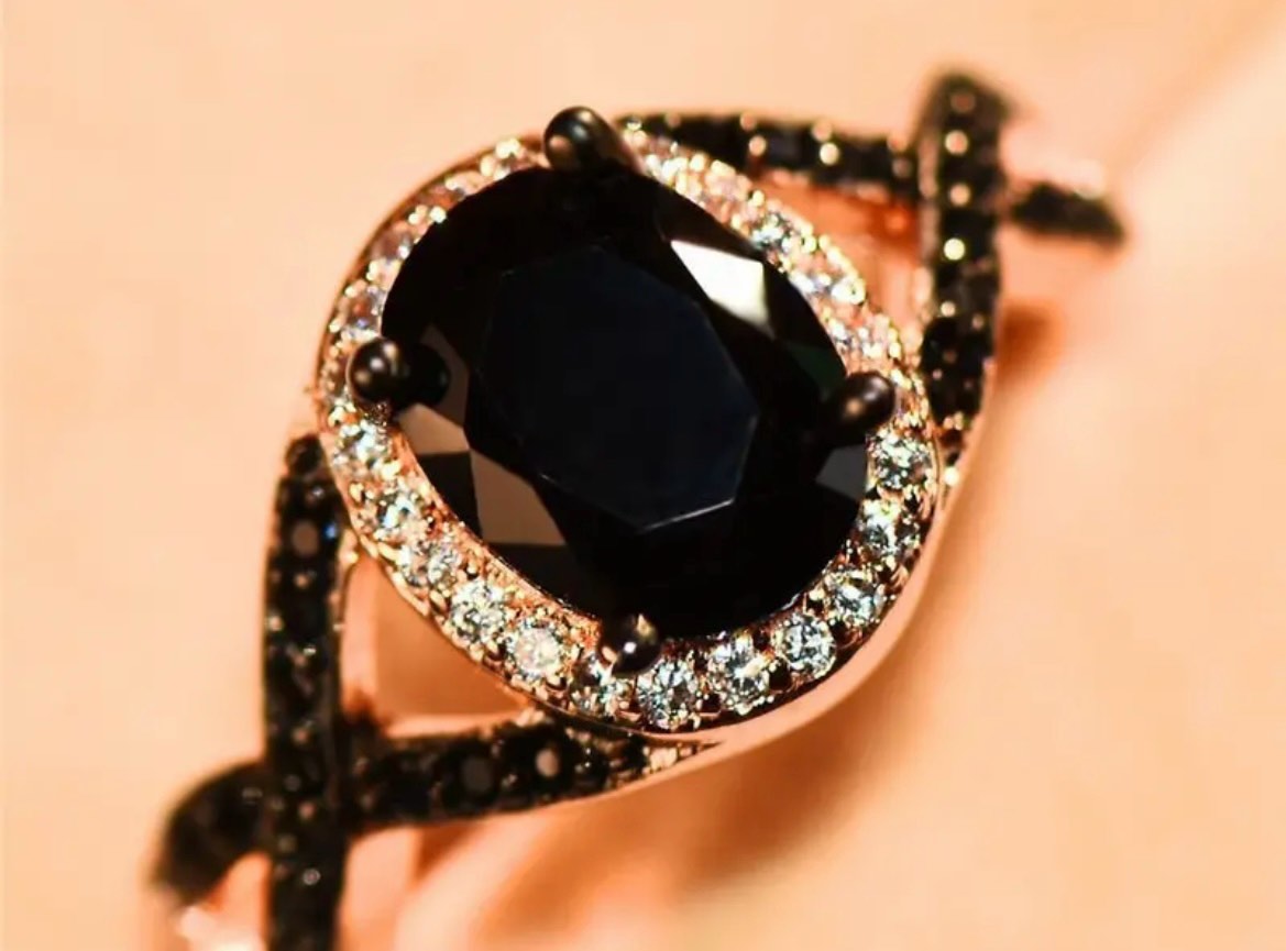 Beautiful 18K Gold Plated Sapphire ring sz 6