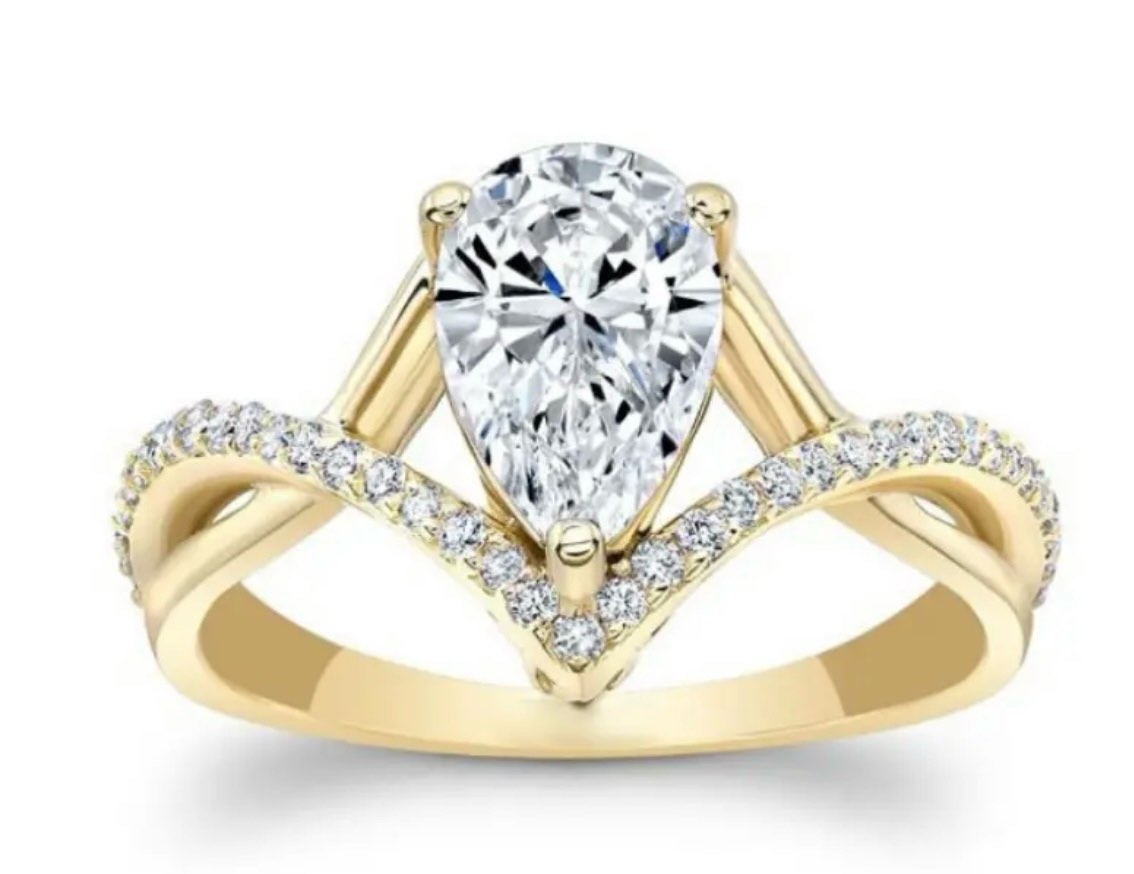 Beautiful 18K Gold Plated Sapphire ring sz 8