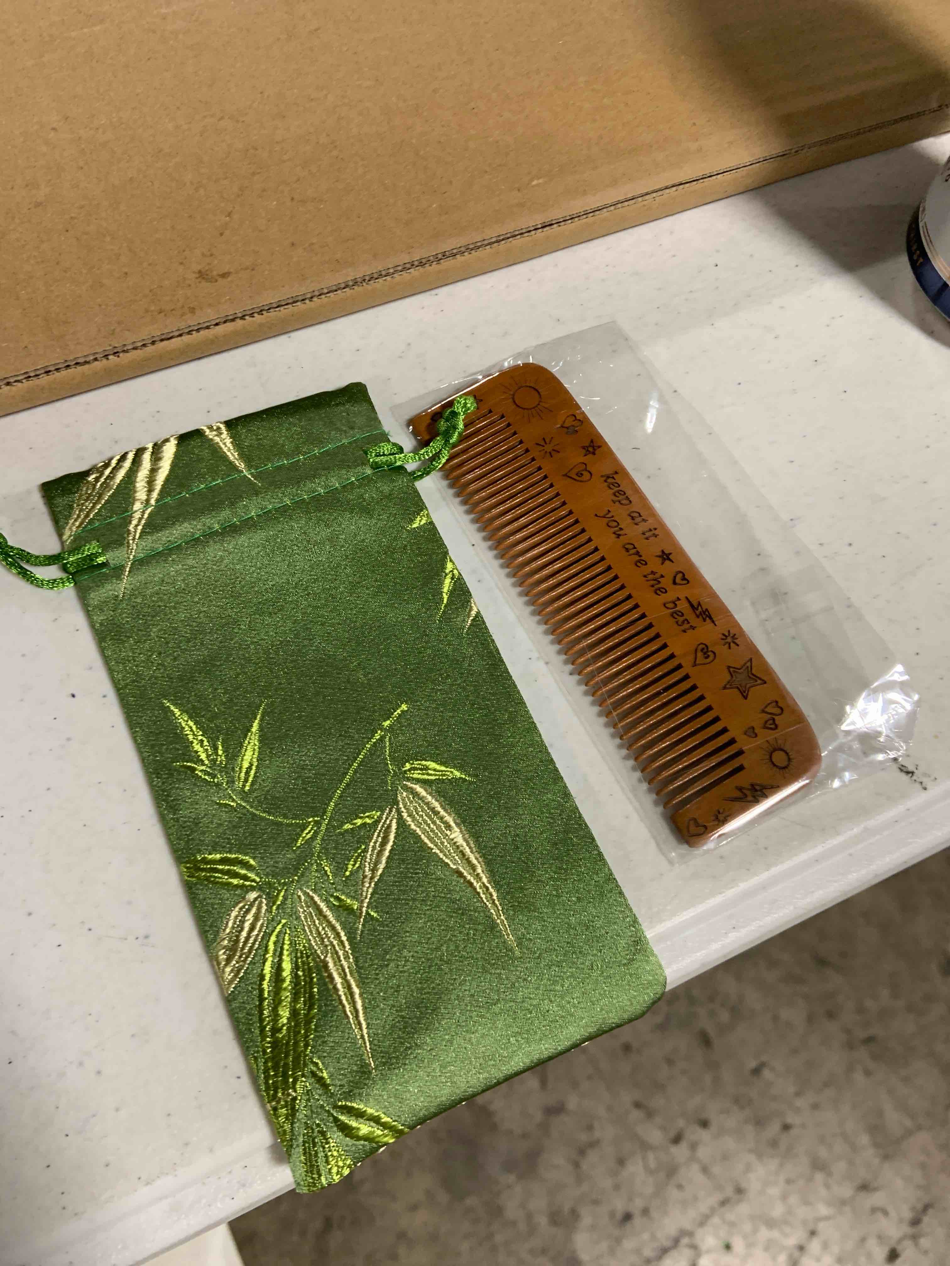 Birthing comb with gift bag 