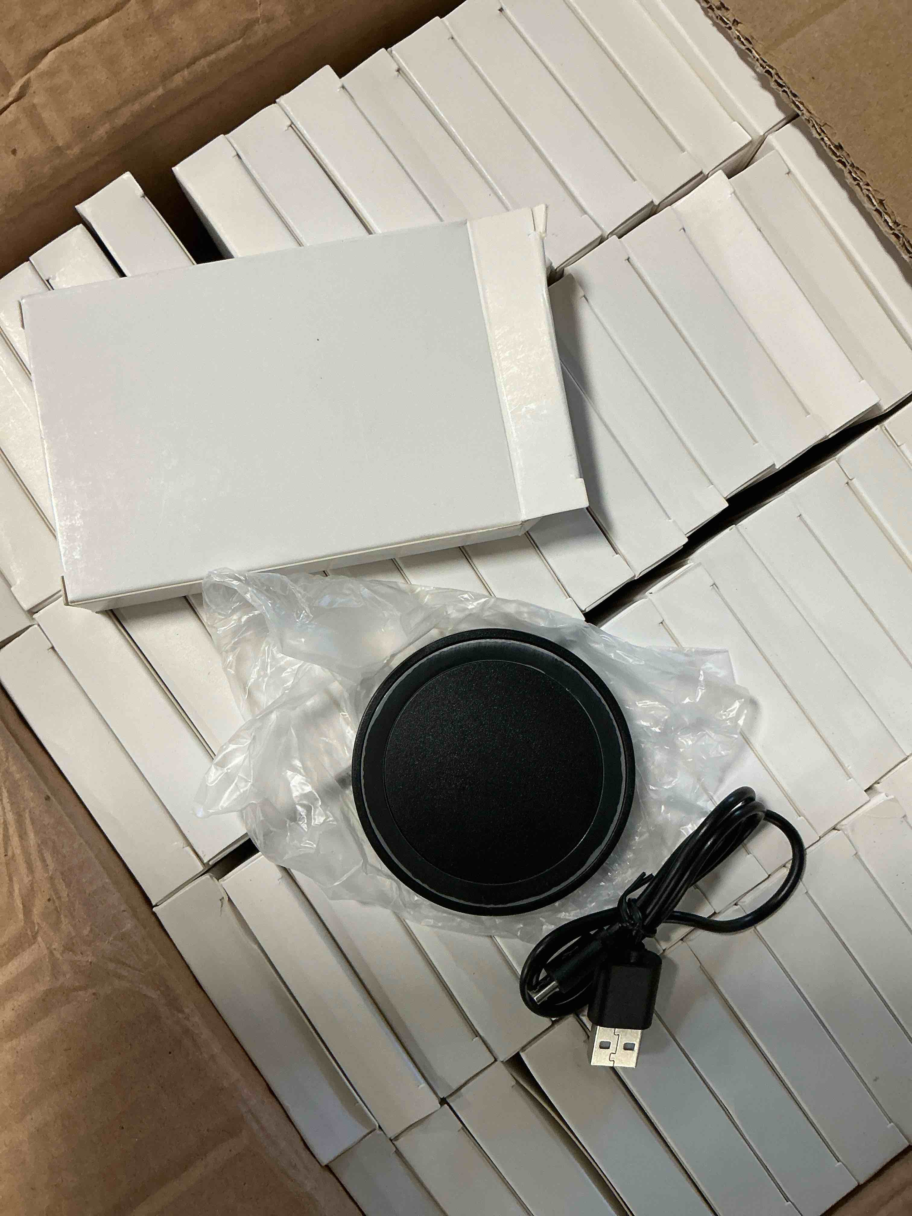 https://s3.amazonaws.com/lotting-images-prod/wirelesscharger_1752772701819.jpeg