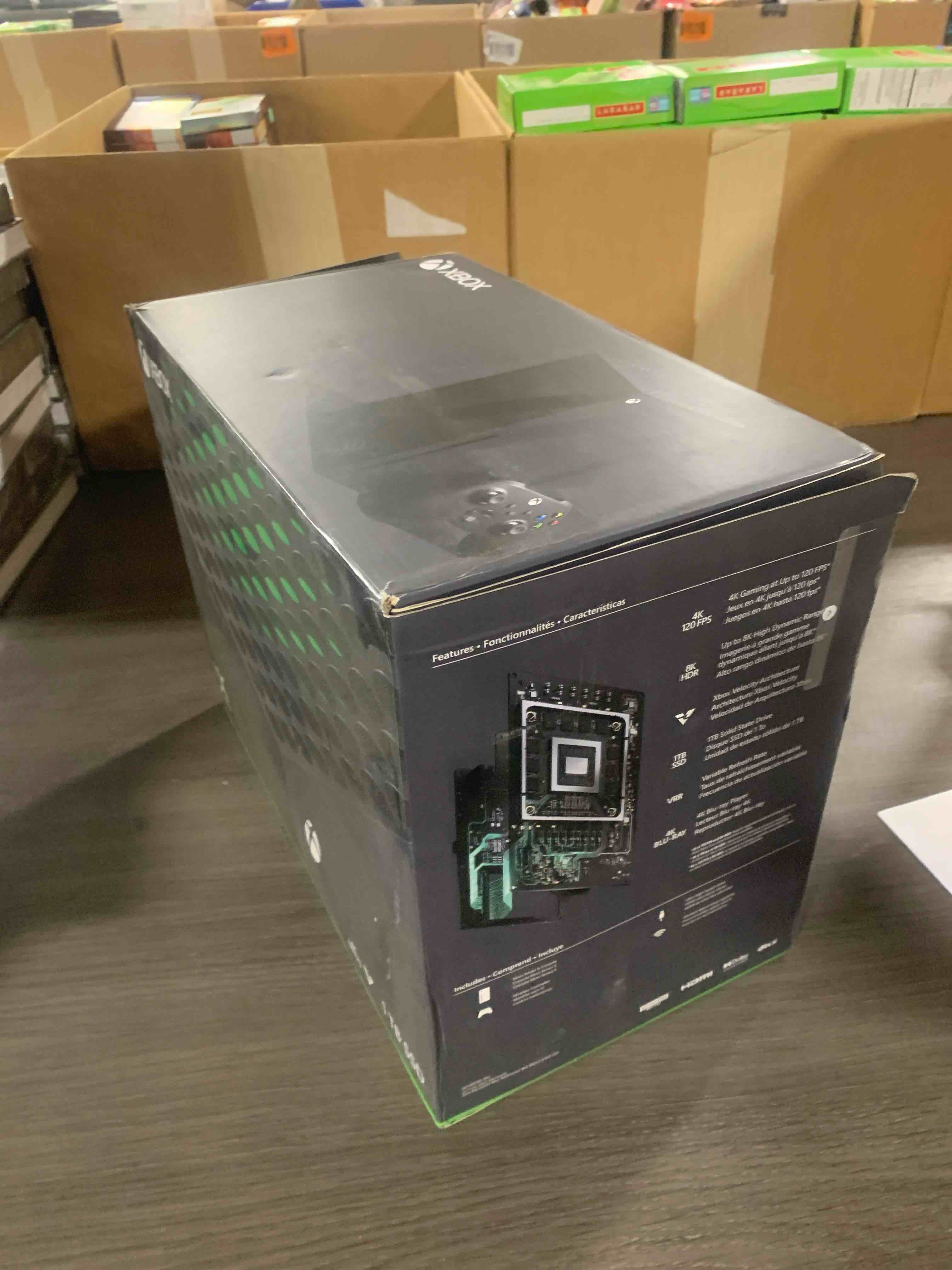 https://s3.amazonaws.com/lotting-images-prod/xboxgag1tb_1748441320472.jpeg