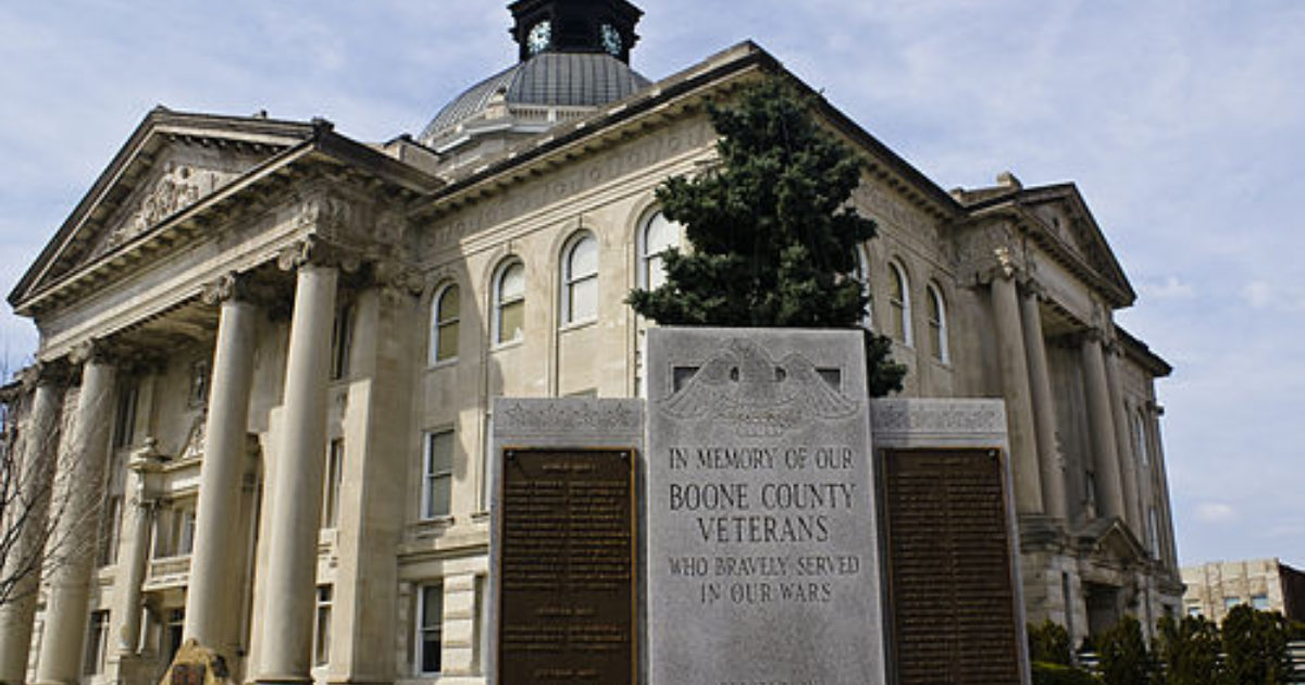 Lebanon Indiana Tuxedo & Suit Rental Stores | Louie&rsquo;s Tux Shop