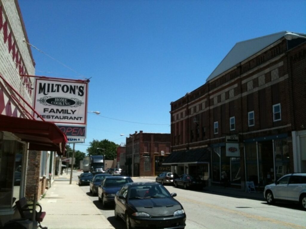 Louie's Tux Shop Albany Indiana Tuxedo & Suit Rental Stores
