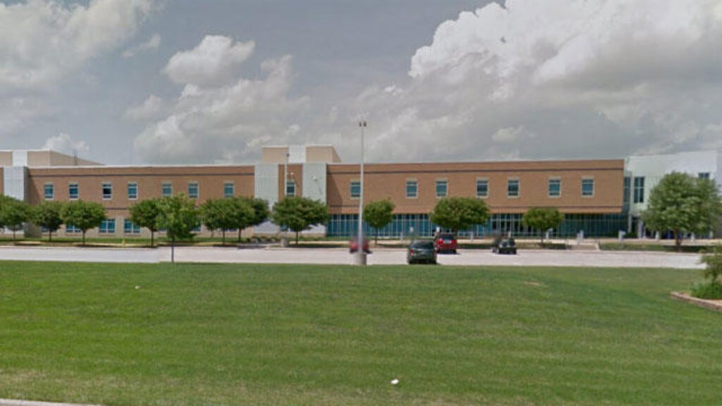 Louie's Tux Shop Whiteland Indiana Tuxedo & Suit Rental Stores