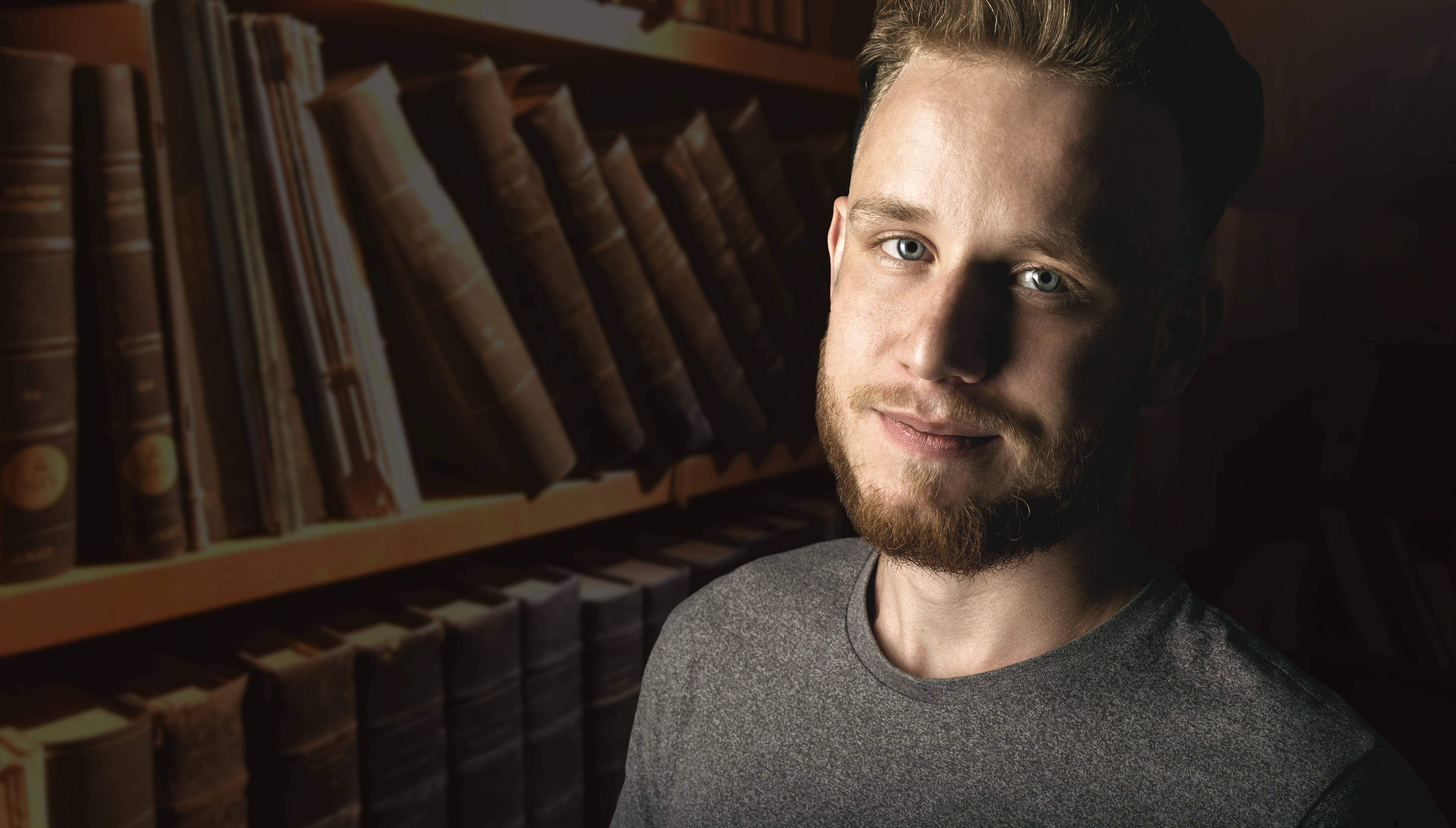 elm-pg-billboard-cta guy