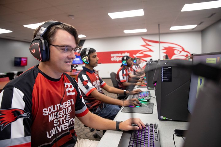 2019-CL-Recreation-eSports-0909-JR-03-720x480-ba818bb4-7d2c-4ae5-8226-5a34dbc985c1