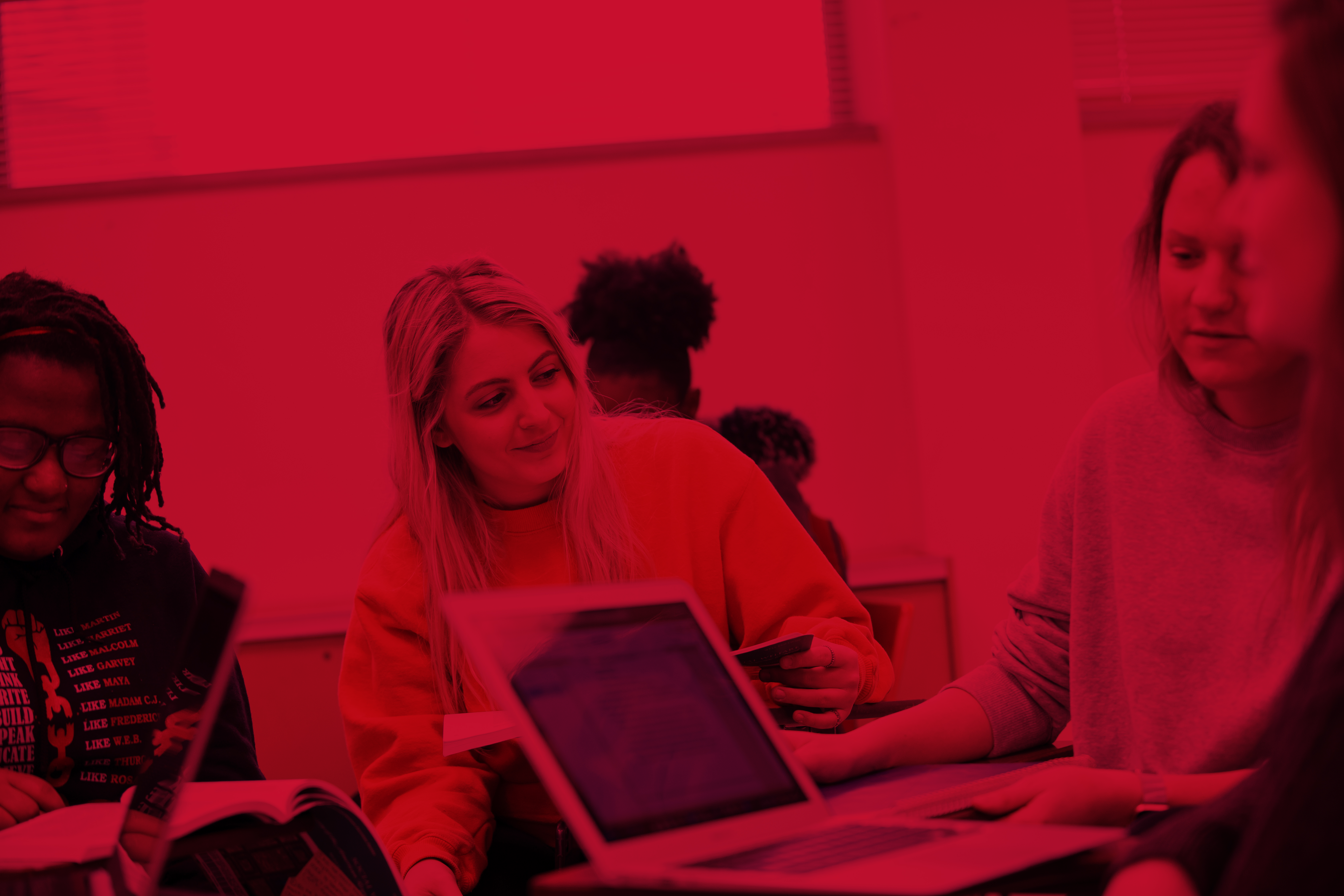 elm-pg-teaser-block 2020-2SocialWork-IntroToSocialWork-0205-MP-008