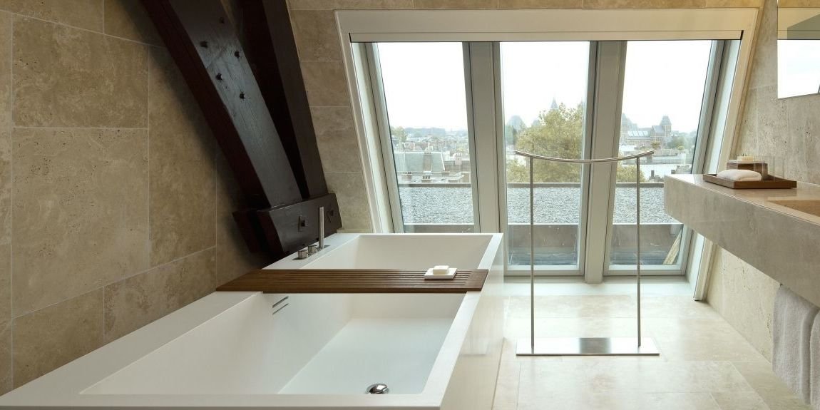 9 Hotel Bathtubs With Views On Tap