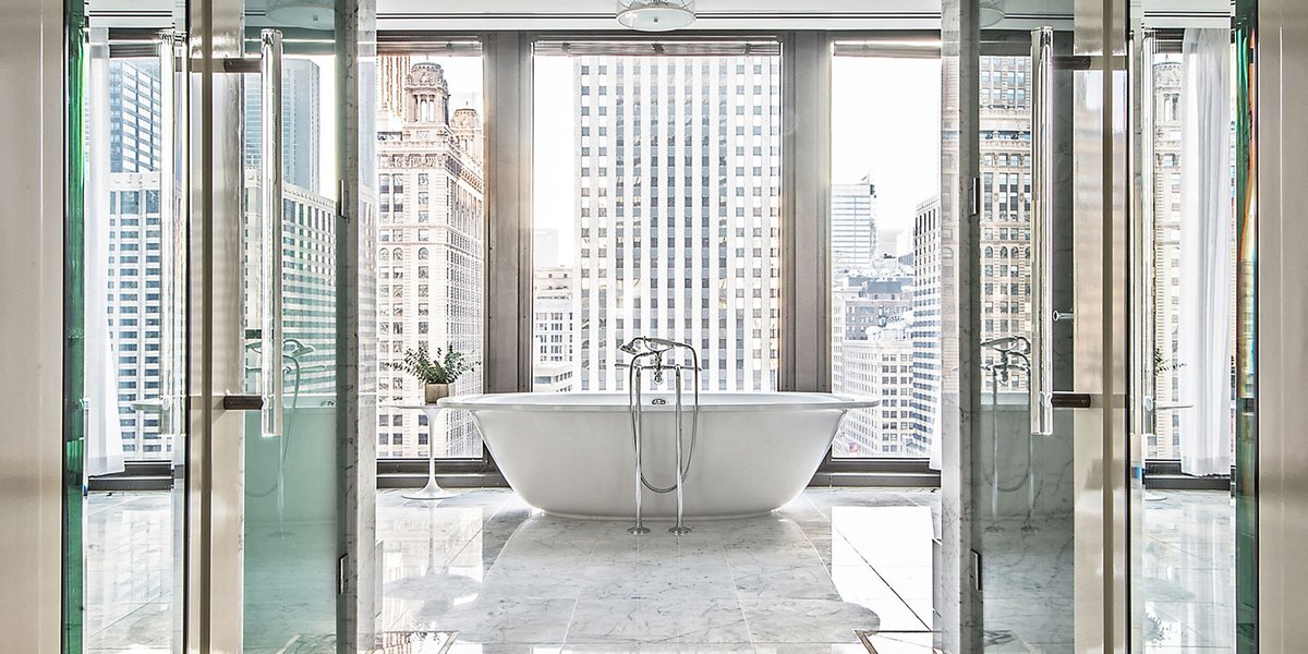 9 Hotel Bathtubs With Views On Tap