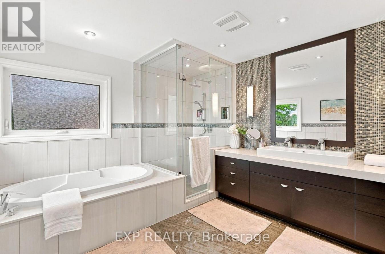 Primary ensuite with soaking tub