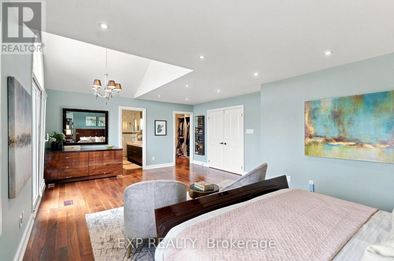 Primary suite bedroom