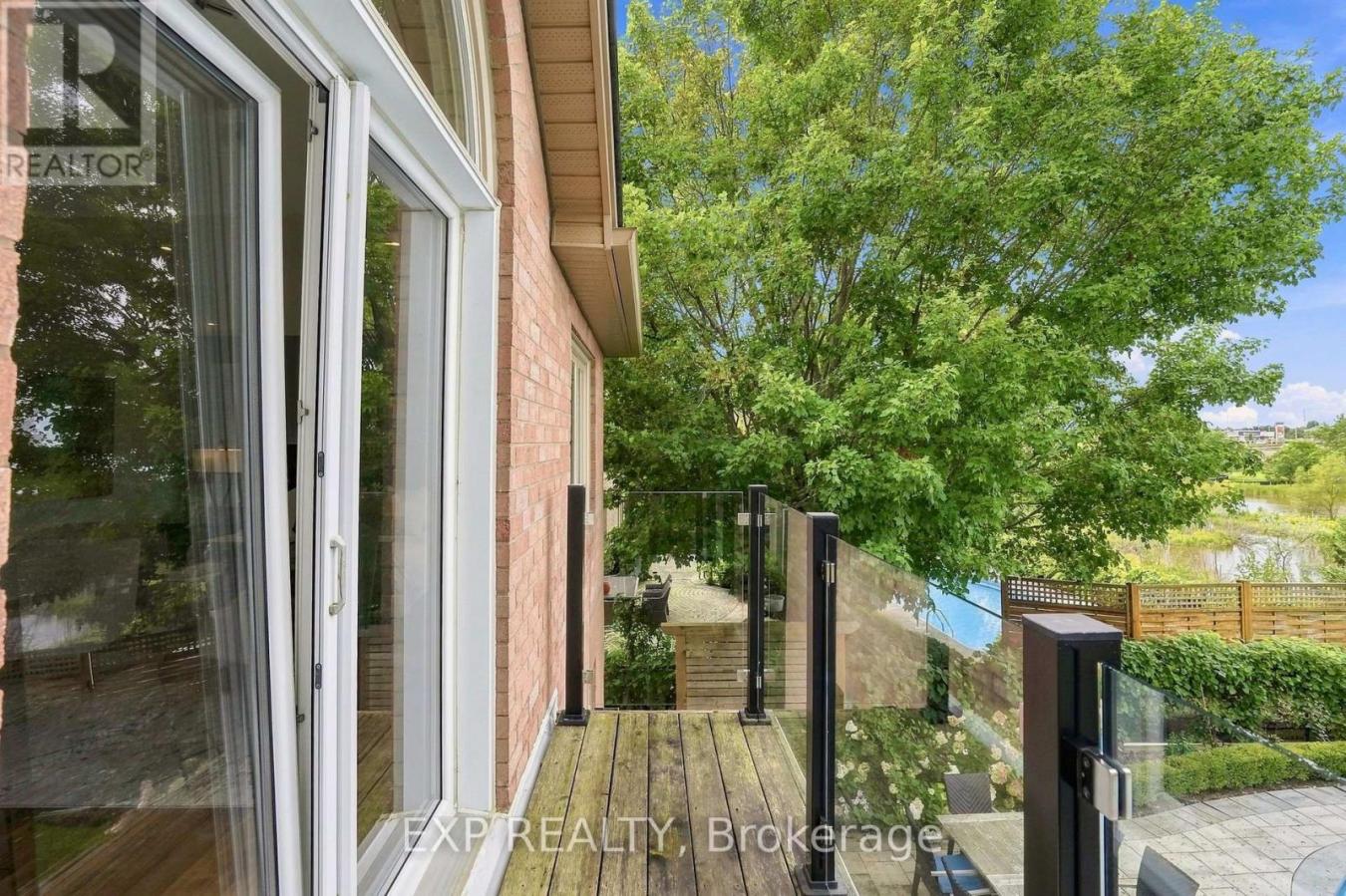 Balcony above the pool and ravine