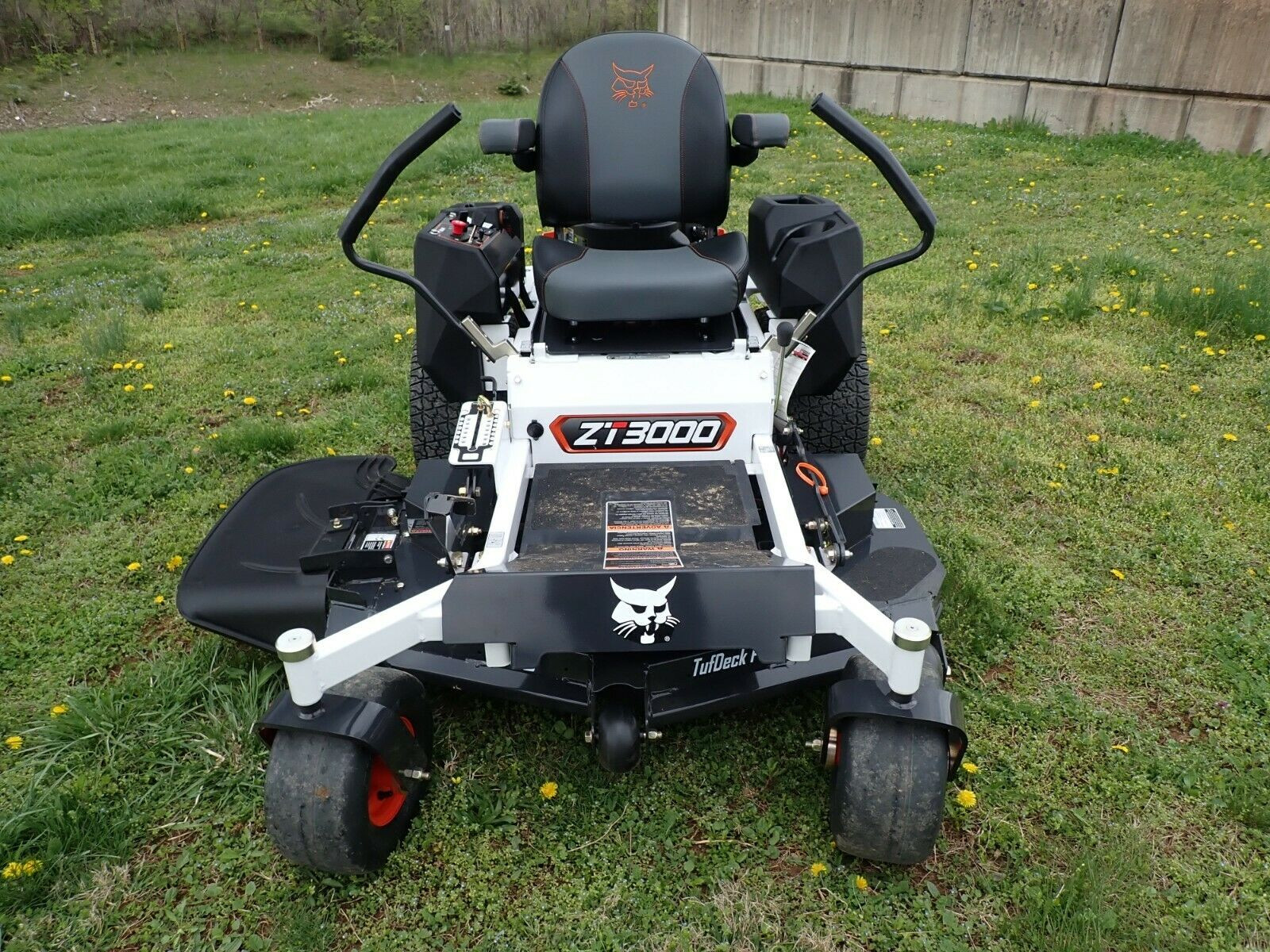 Venlo Used Cars Store BOBCAT ZT3000 ZERO TURN MOWER