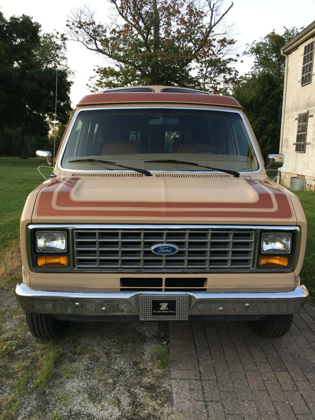 Venlo Used Cars Store 1985 Ford Van E150 Cargo Van