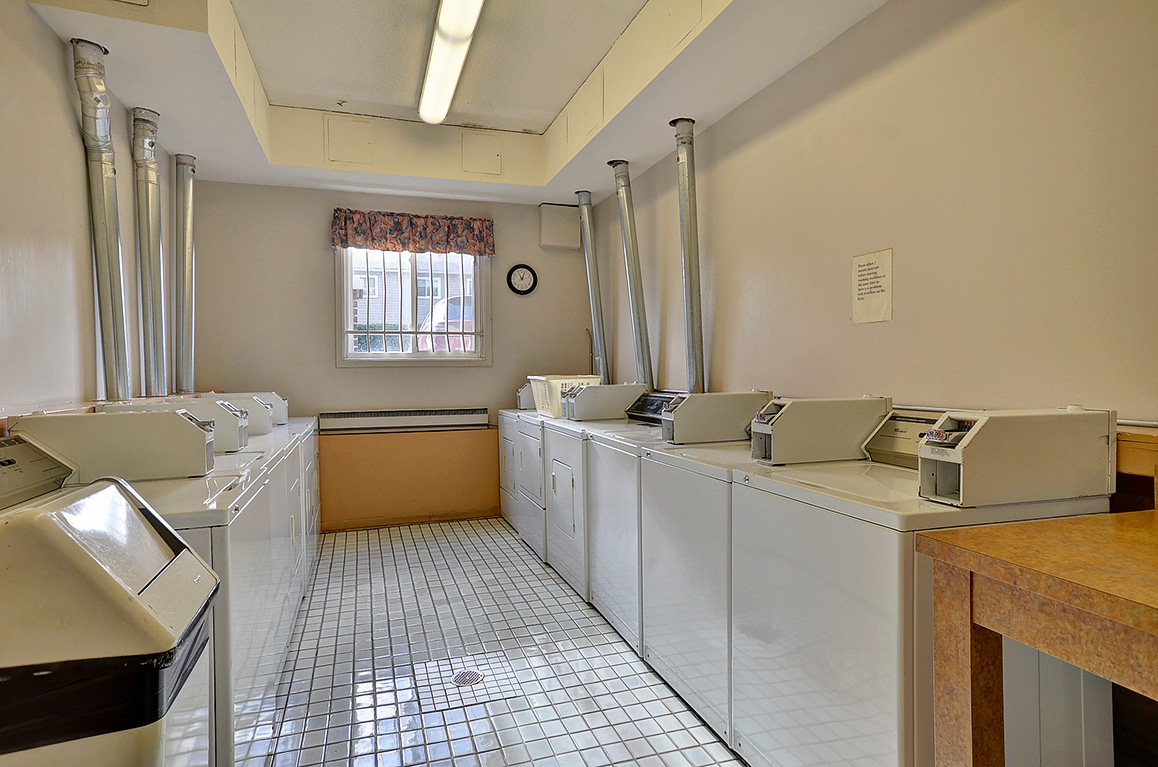 to 456 McArthur Avenue 456 McArthur Avenue Apartments