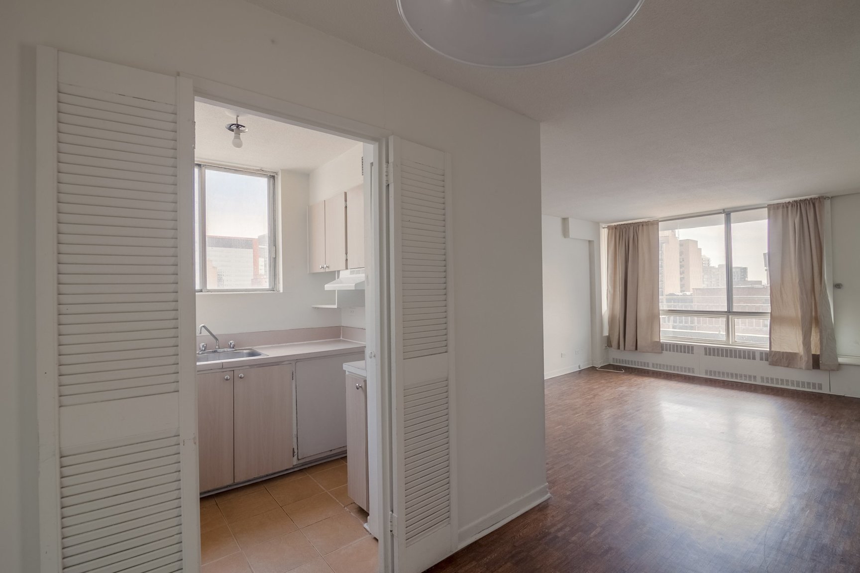 1975 Maisonneuve Blvd West, Montreal, Quebec H3H 1K4 Apartment For