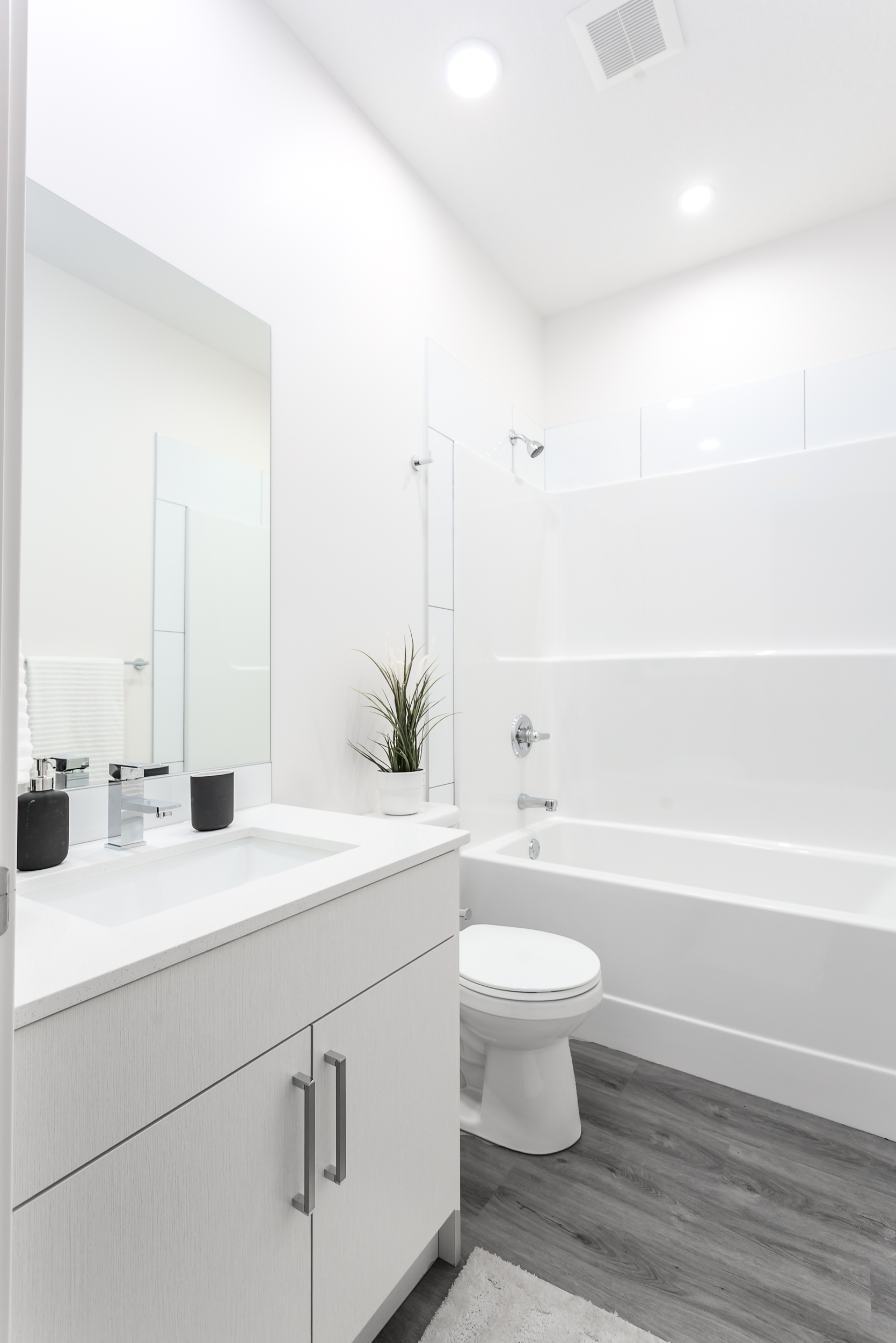 Basement Suites for Rent Uptown Residential