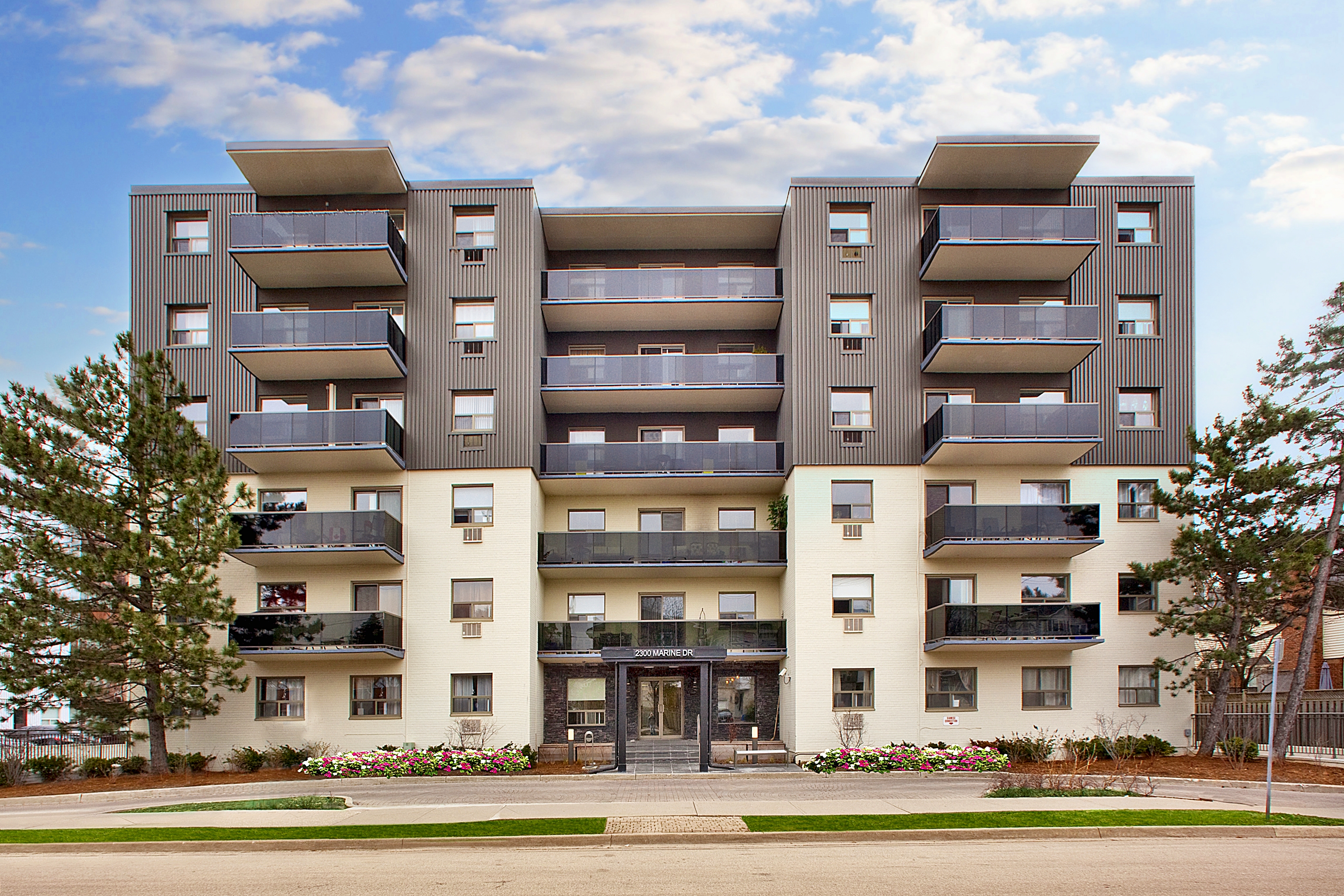 2300 Marine Drive, Oakville, ON L6L 1C3 — photo 2