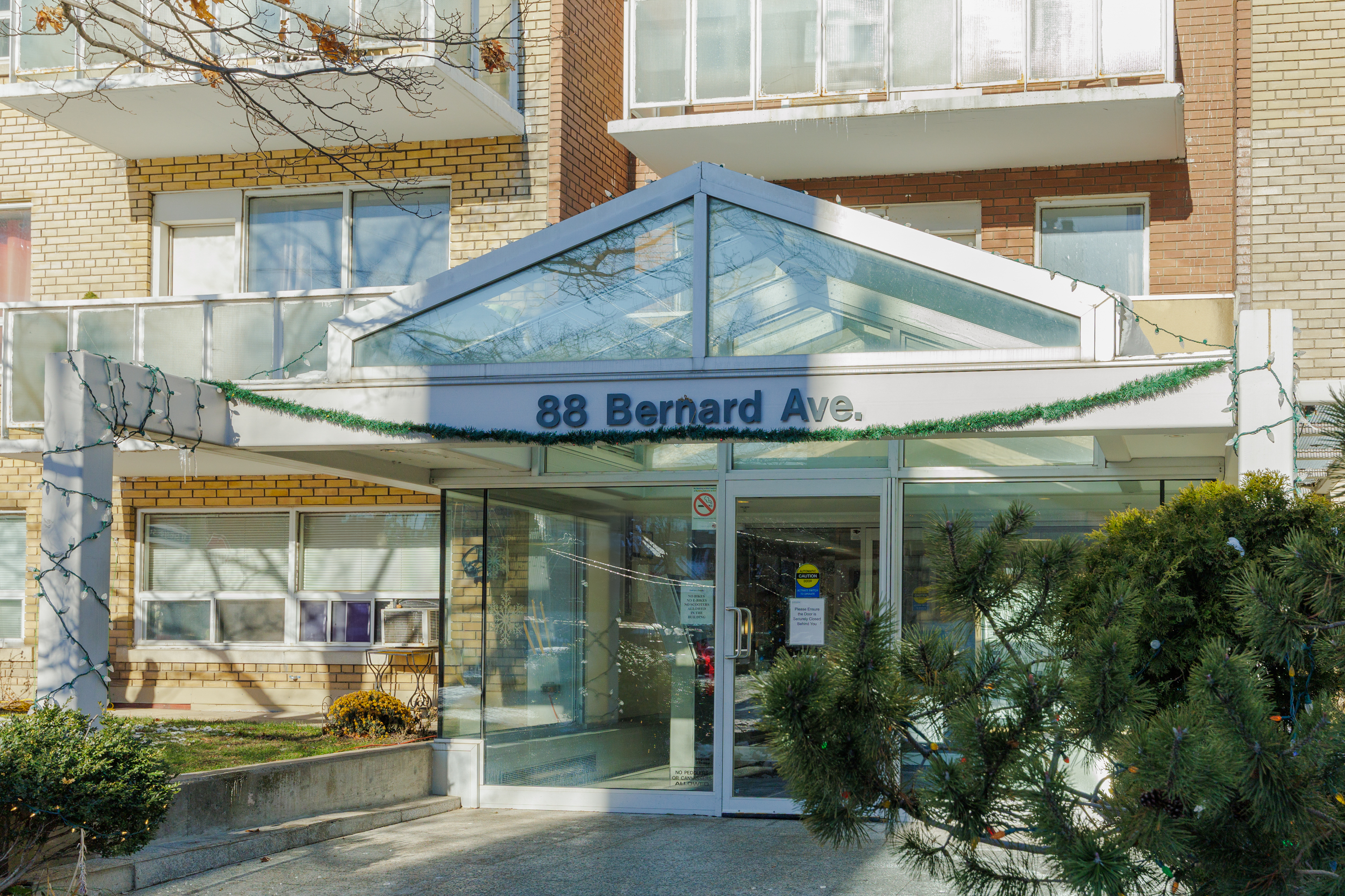 88 Bernard Avenue, Toronto, ON M5R 1R7 — photo 2