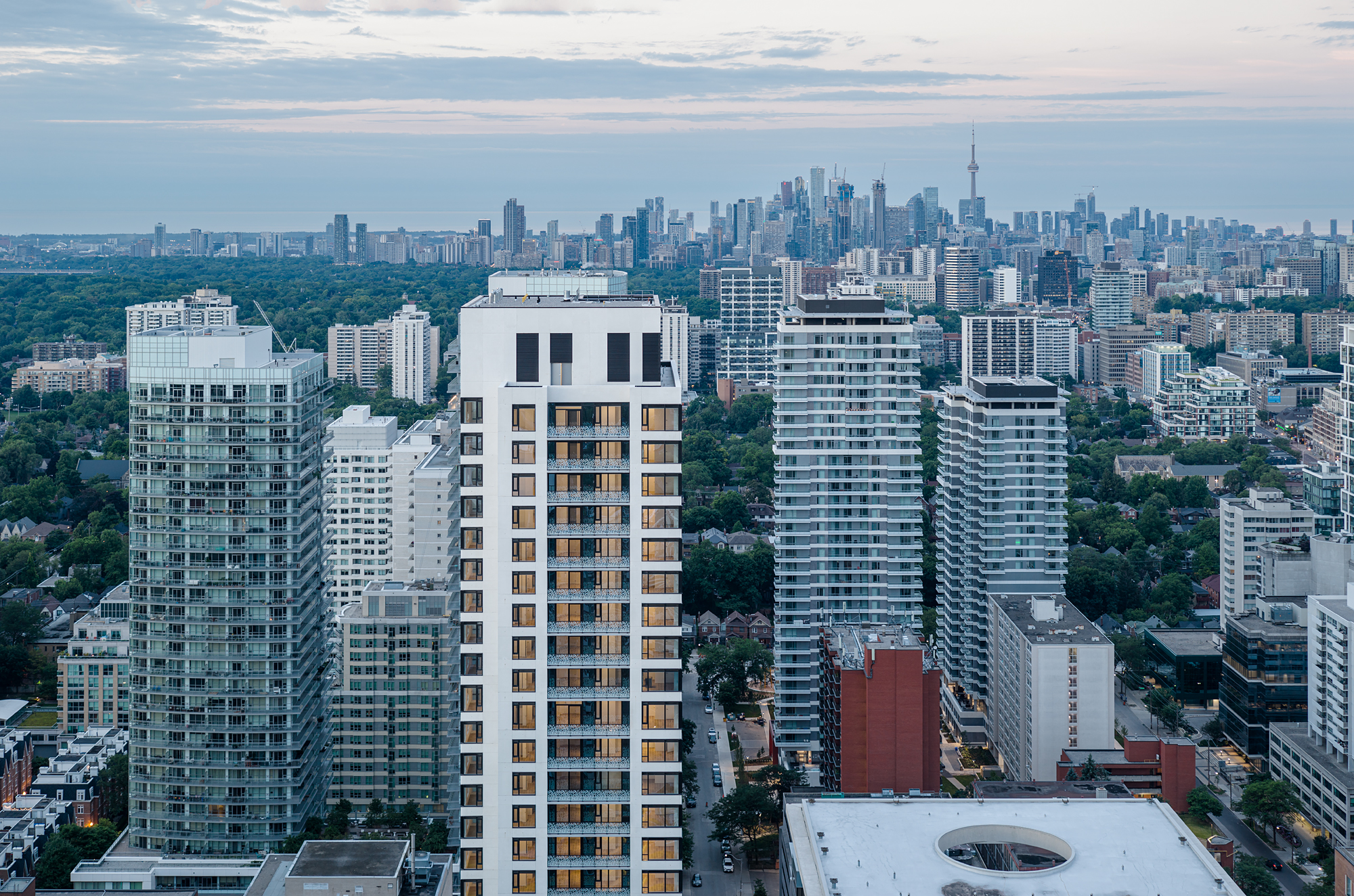 101 Roehampton Avenue, Toronto, ON m4P2w2 — photo 2