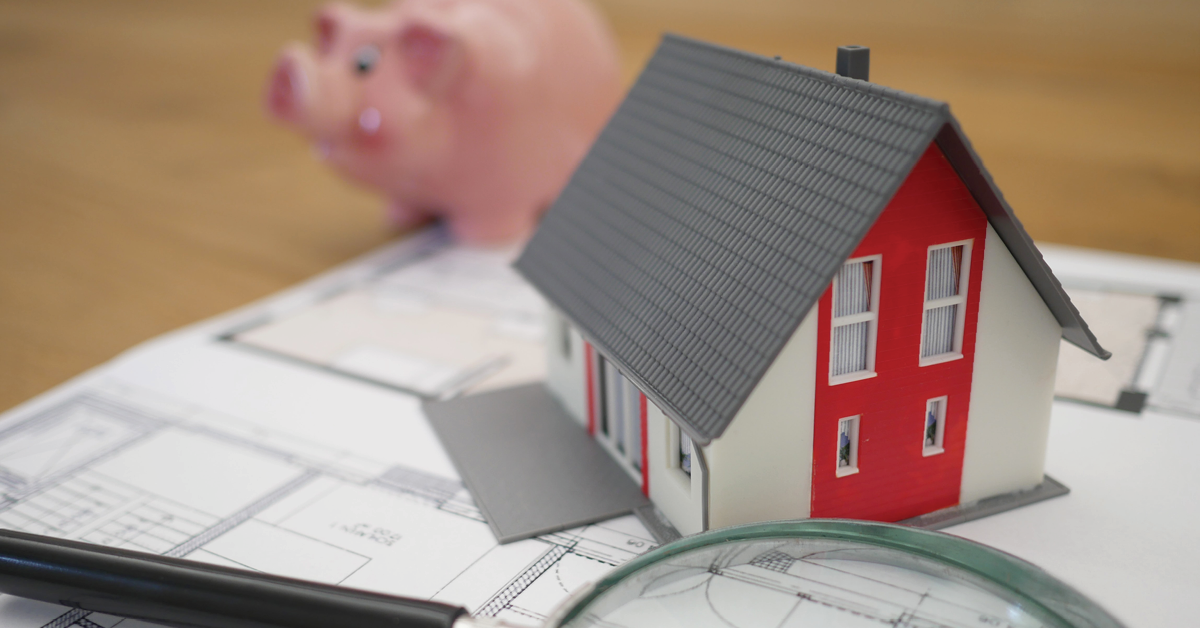 Animated house and piggy bank
