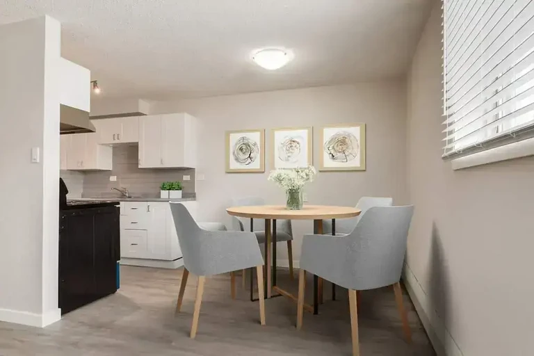 Dining area at Bella Vista in Medicine Hat.