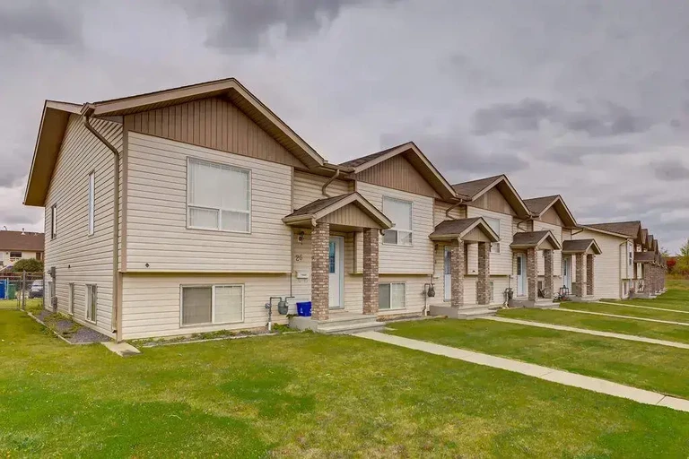 Kitson Close Townhomes for rent in Red Deer.