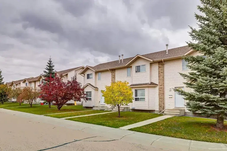 Kyte Crescent Townhomes