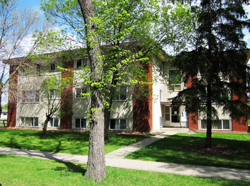 Michael Manor Edmonton Apartment Rent Avenue Living Communities