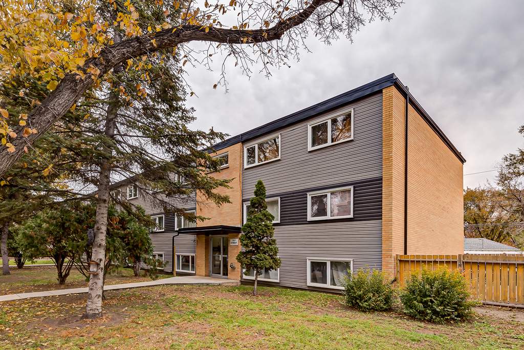 Crestwood Apartments | Avenue Living Communities