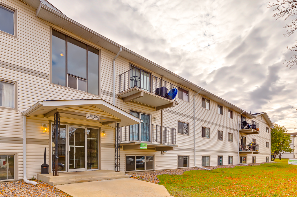 Willows Apartments Avenue Living Communities