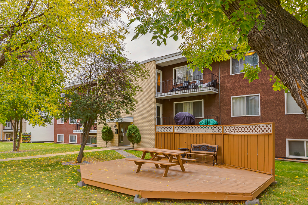 Exeter Court Red Deer Apartments for Rent Avenue Living Communities