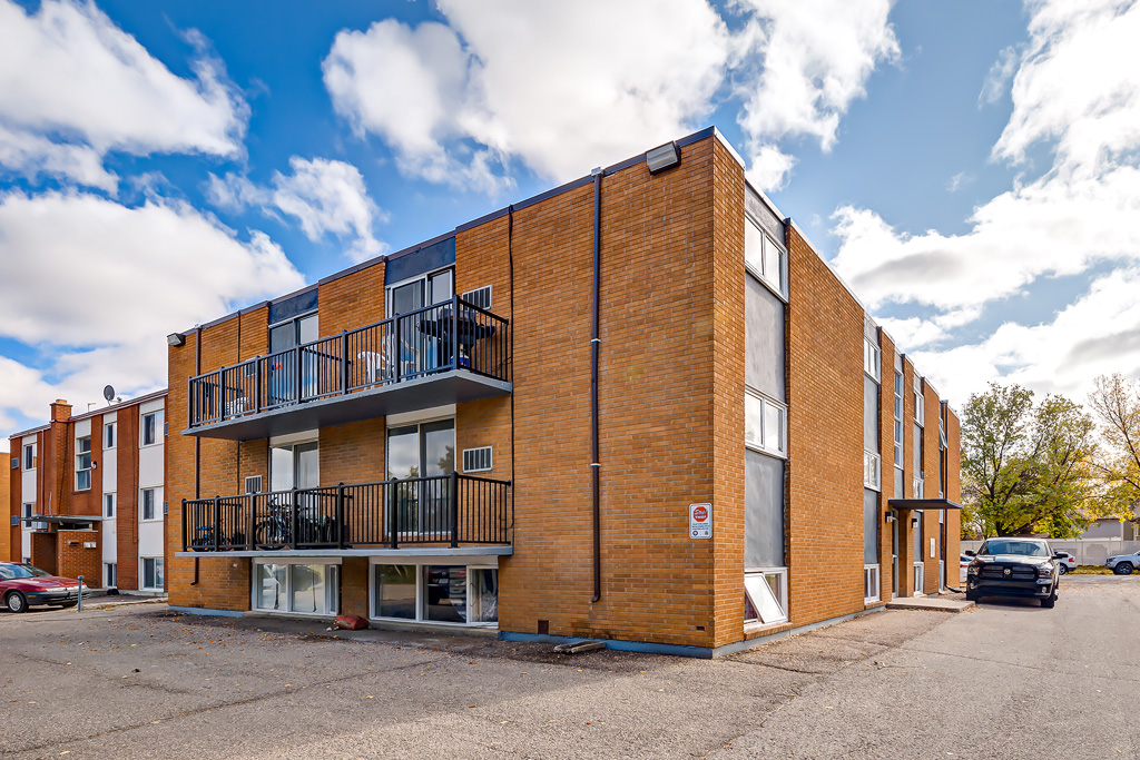 Arlington Heights Apartments for Rent in Saskatoon Avenue Living