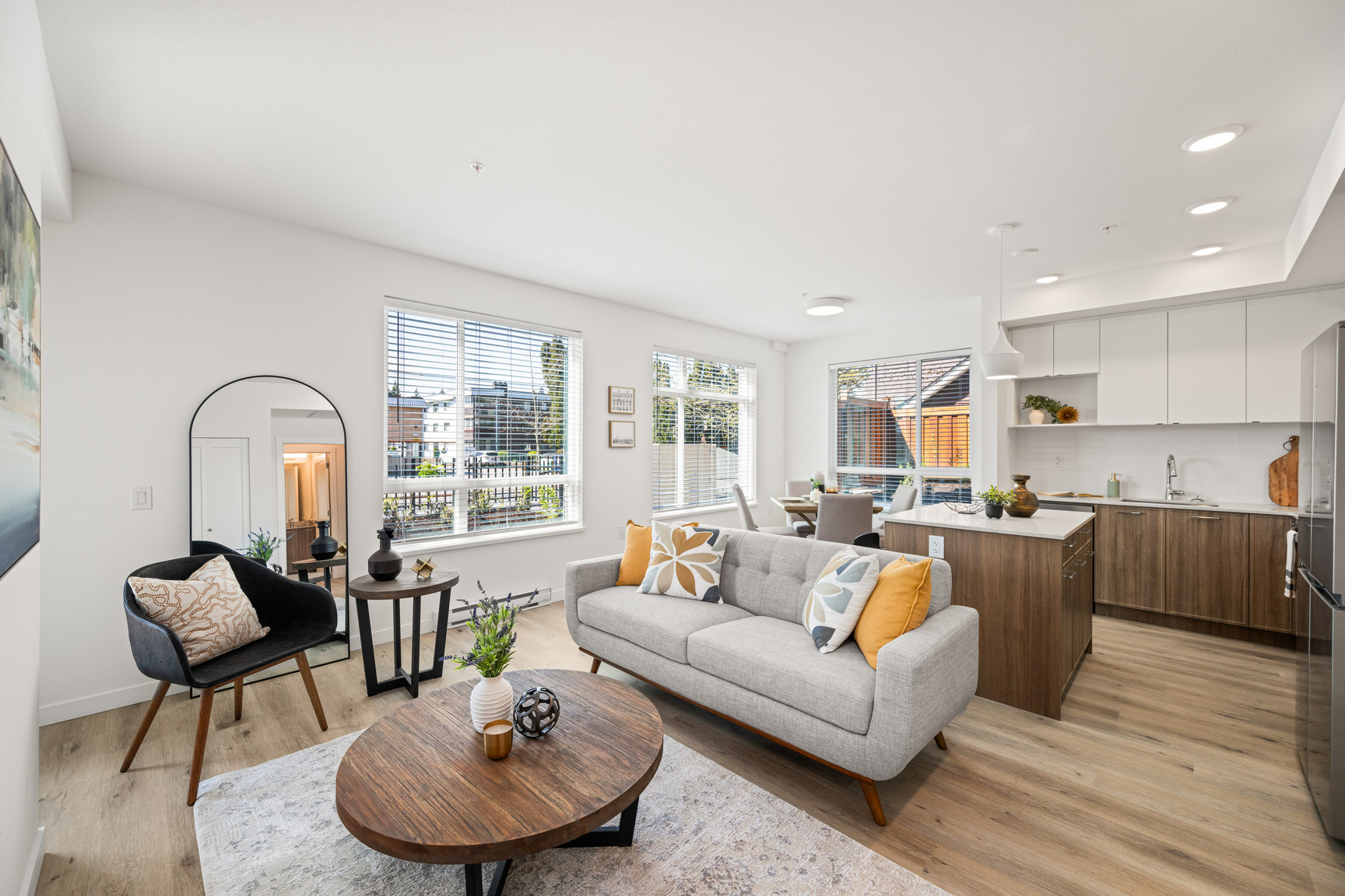 Desktop Home Image - 3