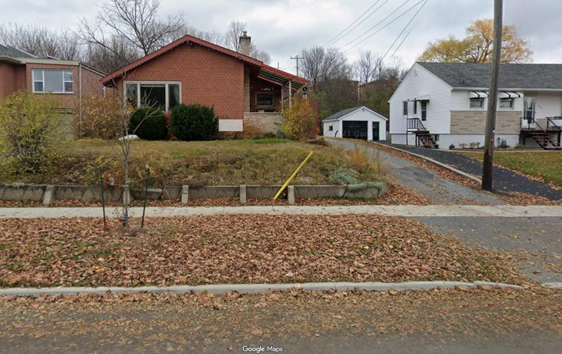 215 Yonge St Featured Properties