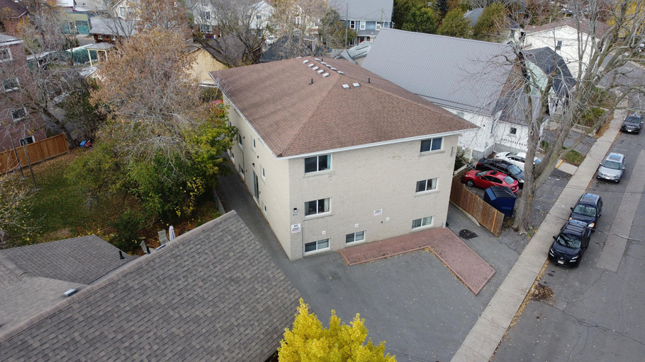 422 Barrie Street