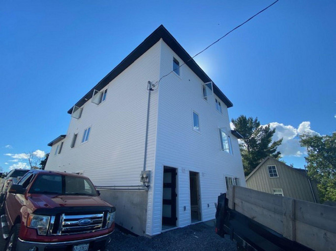 65 Gardiner St Featured Properties