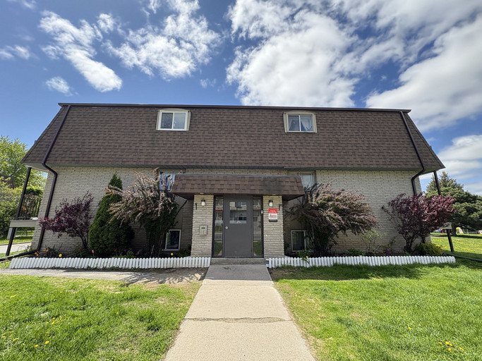 286 Conacher Drive