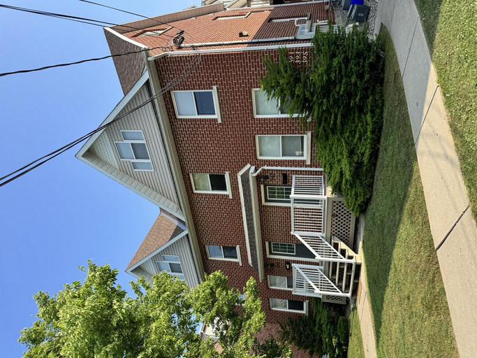 391 - 399 Johnson St - [ Student Rental ]