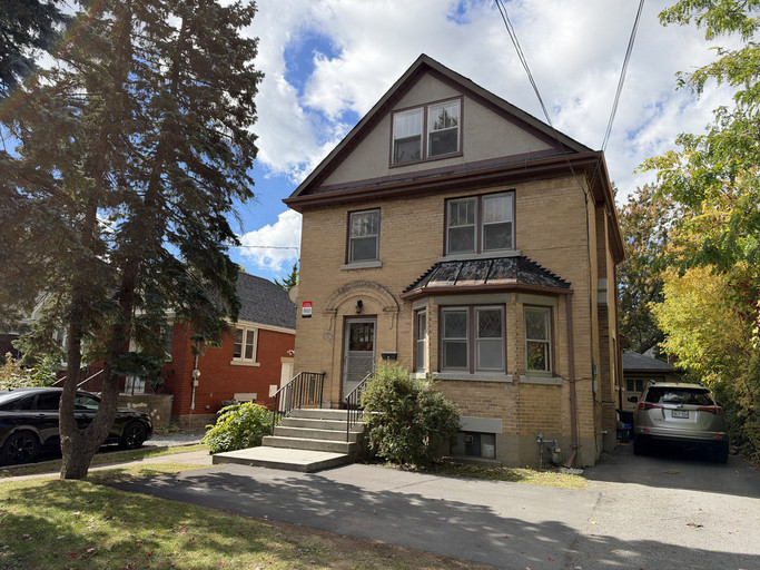 368 Victoria Street - [ Student Rental ] Featured Properties