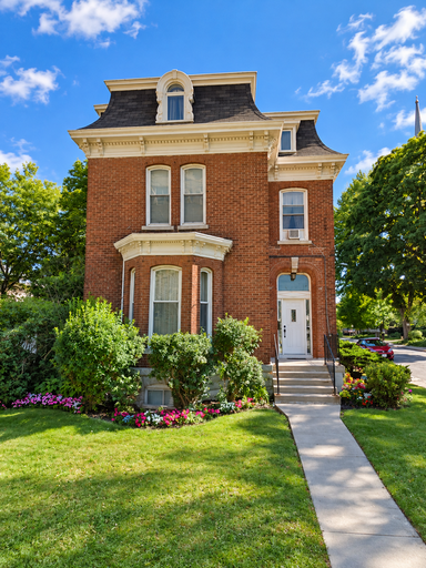 202 Johnson St - [ Student Rental ] 