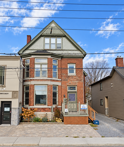 255 Queen Street - [ Student Rental ]