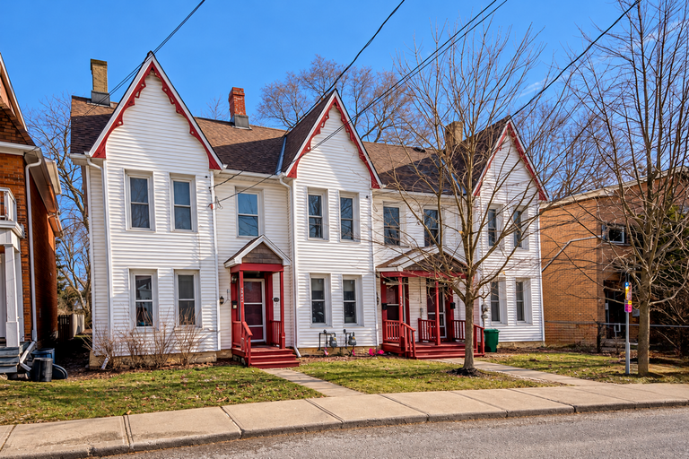 221 - 223 - 225 Collingwood Street - [Student Rental]