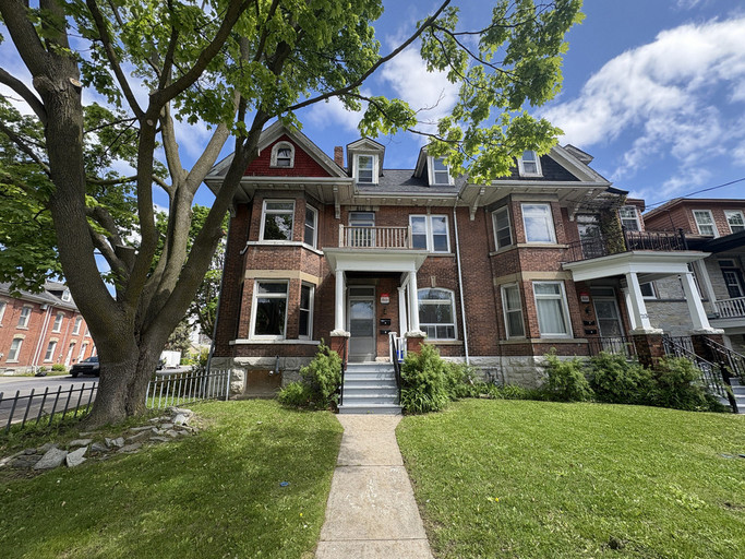 213-215 William St - [Student Rental] Featured Properties