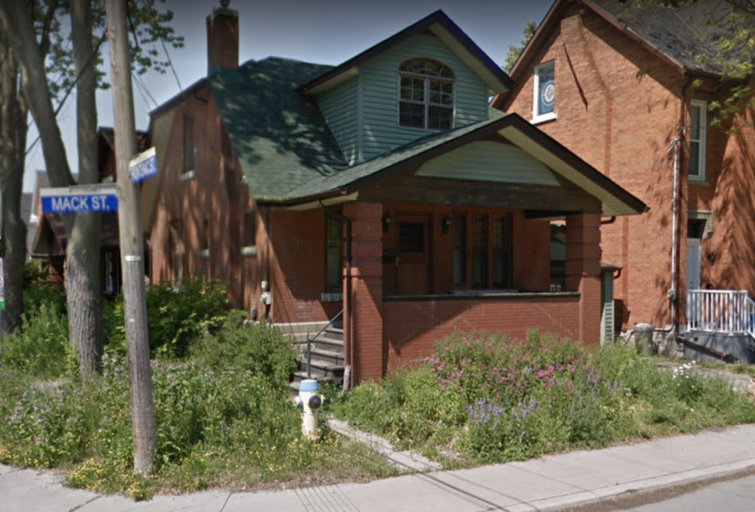 31 Mack St - [Student Rental]