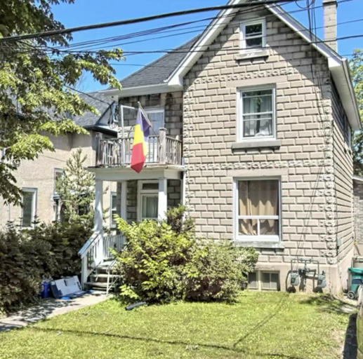 131 Beverley Street - [Student Rental] Featured Properties