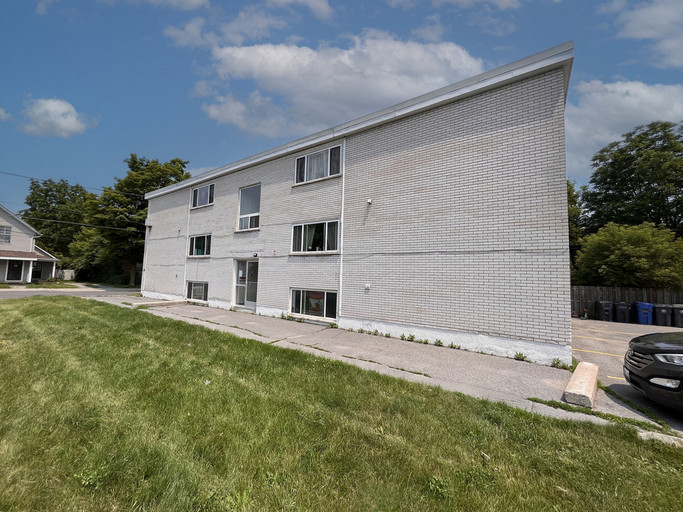 48 Stephen St Featured Properties