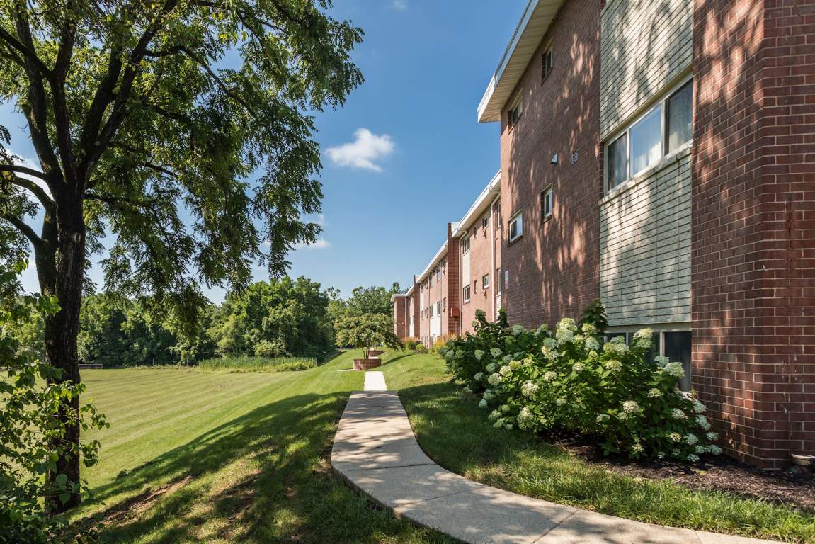 Apartments in Baltimore, MD Barclay Square Apartments